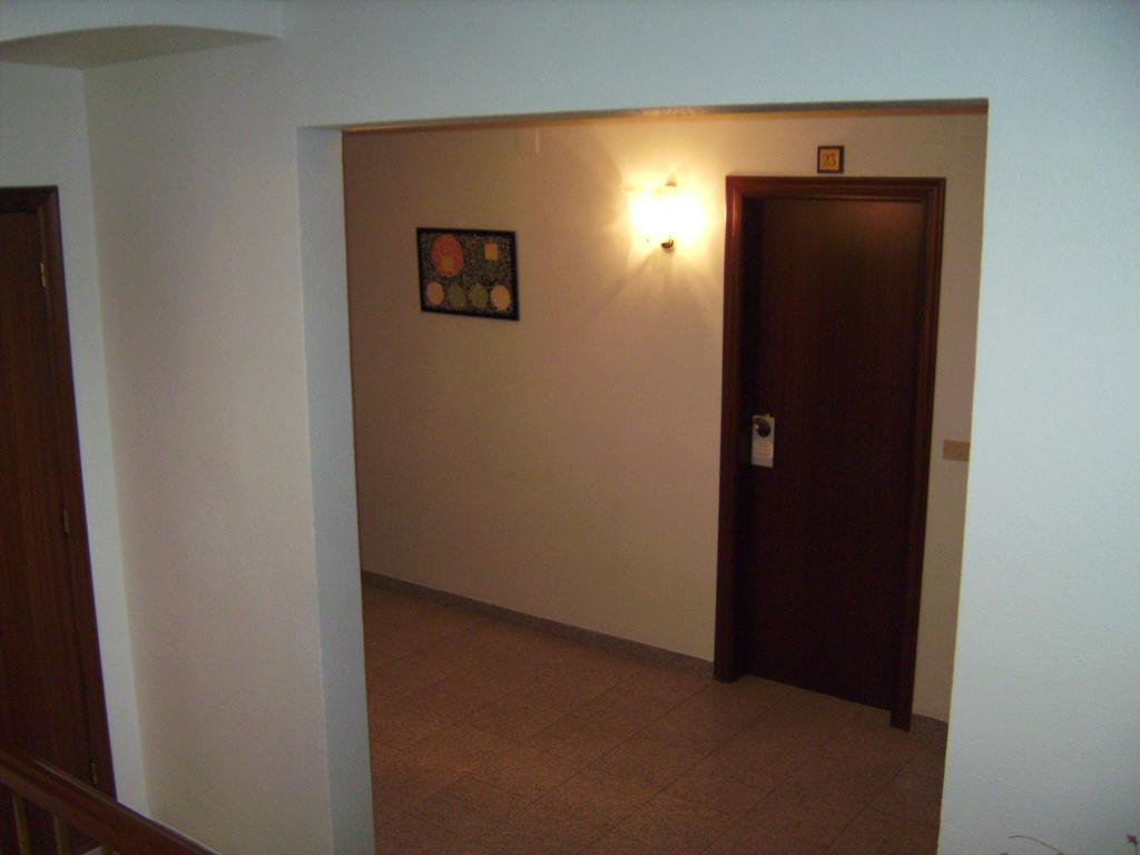 Pension Miami Almazora Buitenkant foto